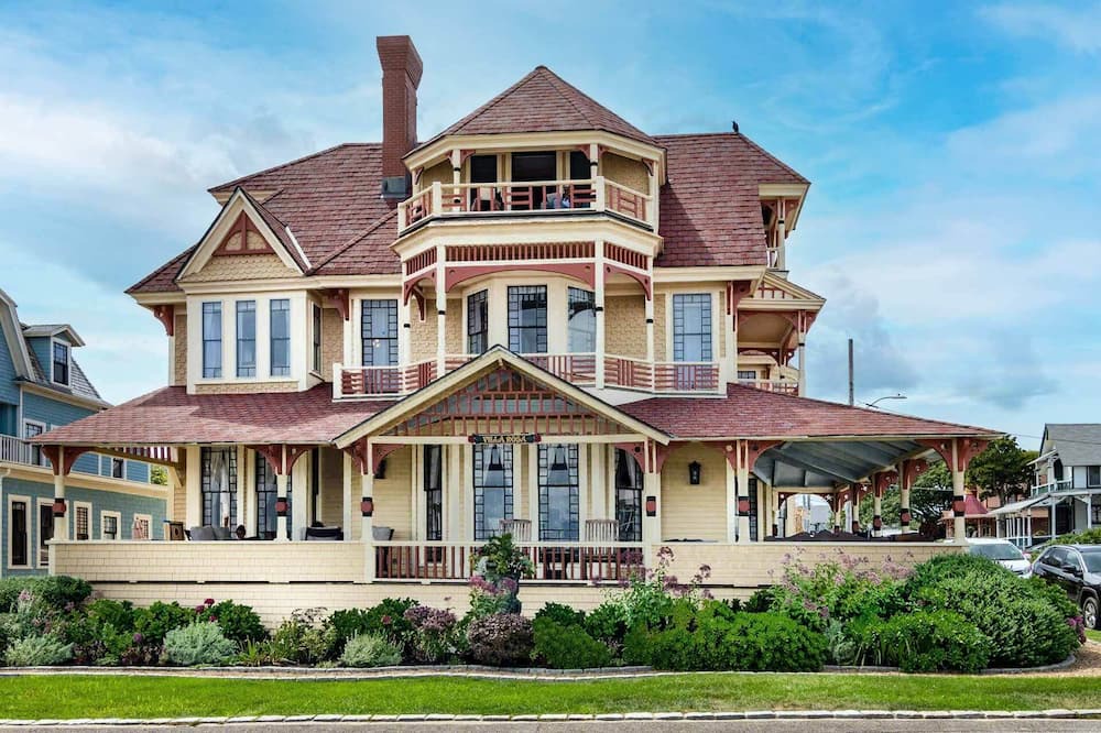 Photo of Others in Oak Bluffs