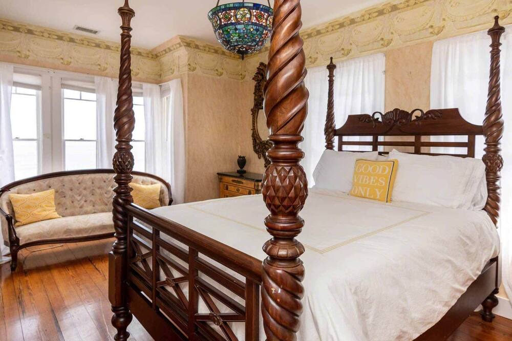Photo of Bedroom in Oak Bluffs