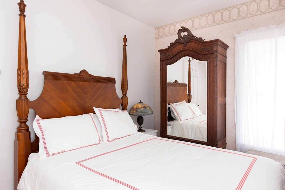 Photo of Bedroom in Oak Bluffs