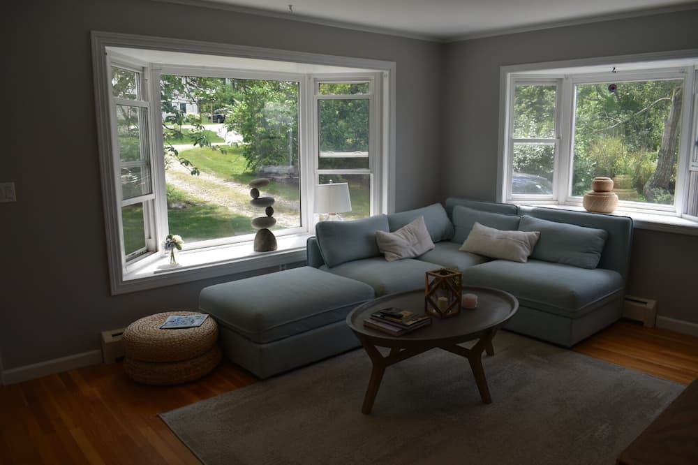Photo of Livingroom in Little Compton