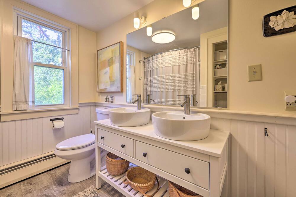Photo of Bathroom in South Orleans