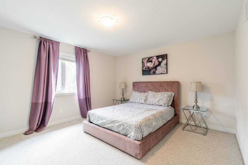 Photo of Bedroom in Stoney Creek