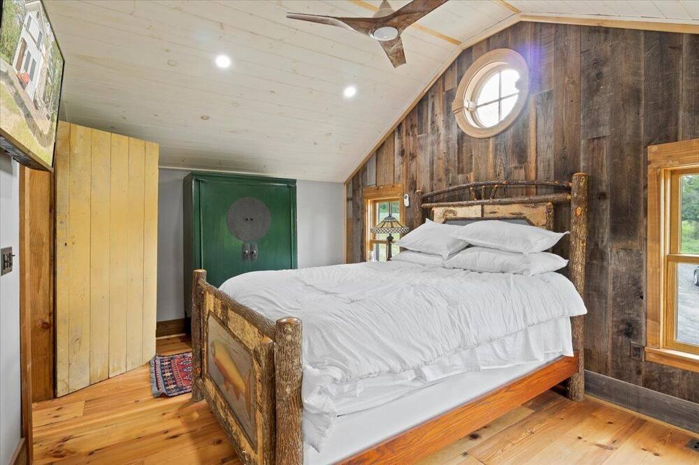 Photo of Bedroom in Rushville