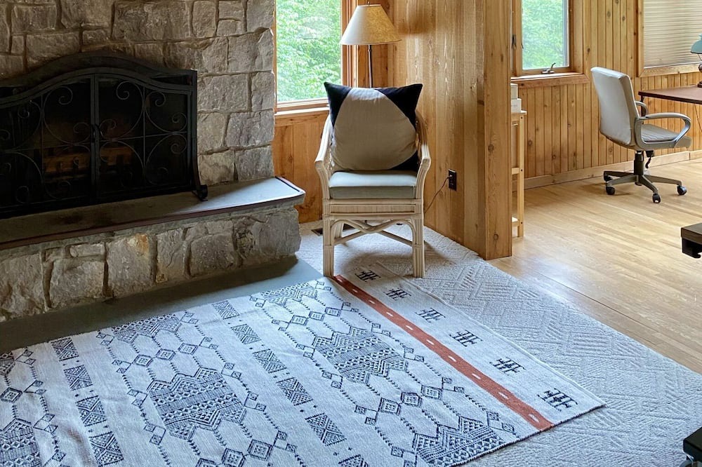 Photo of Livingroom in Bolton Landing