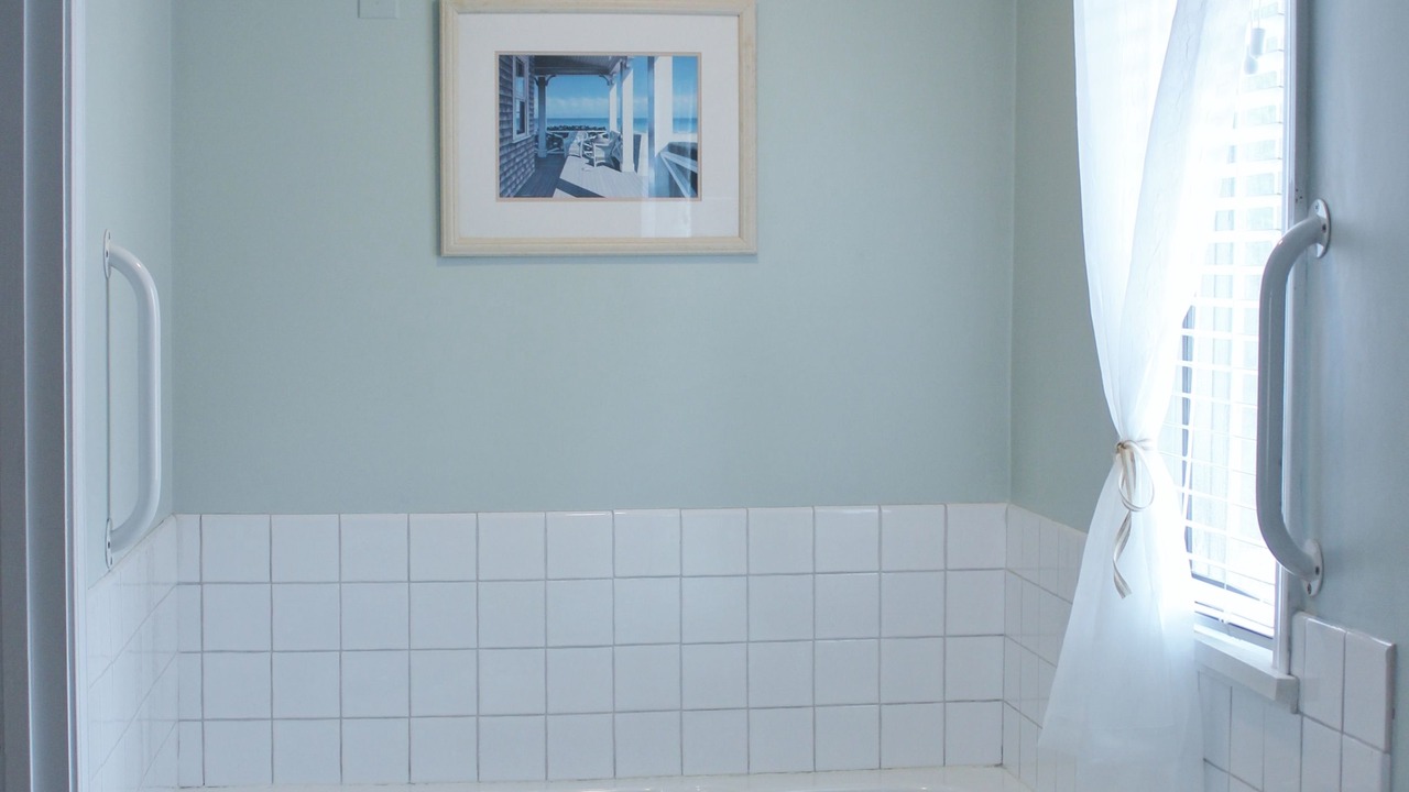 Photo of Bedroom in Falmouth Heights