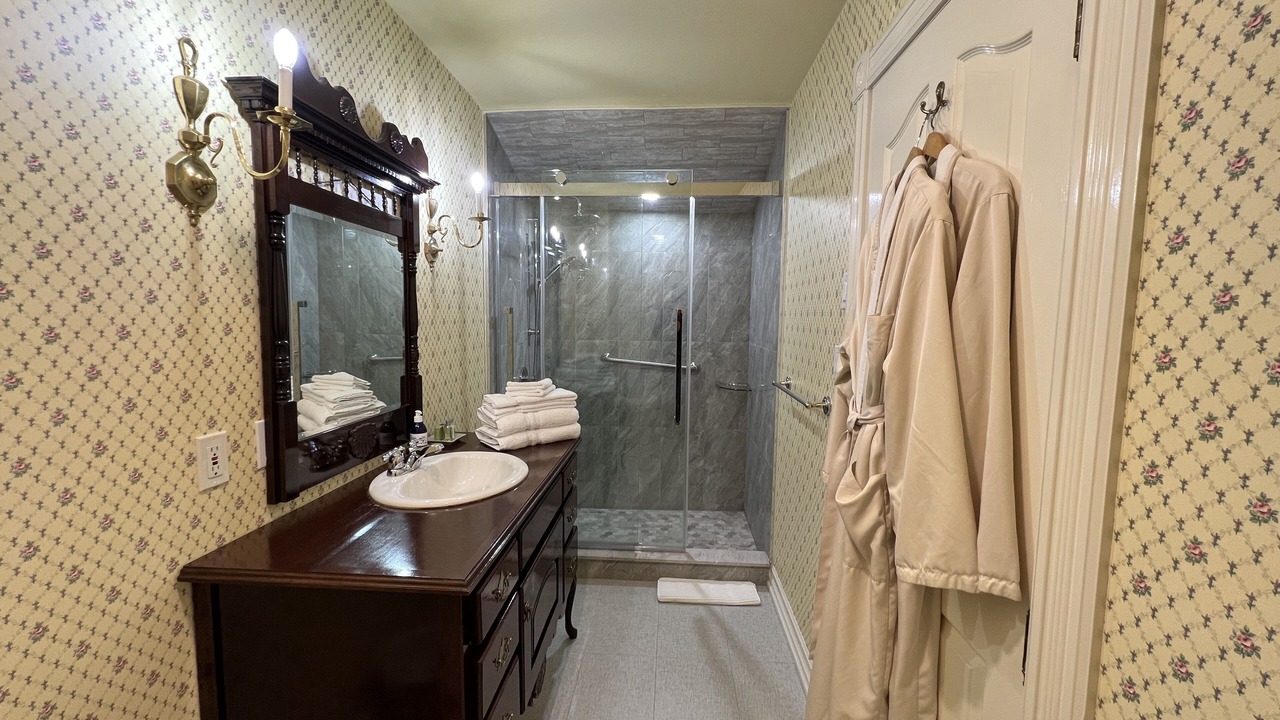 Photo of Bathroom in Niagara Falls
