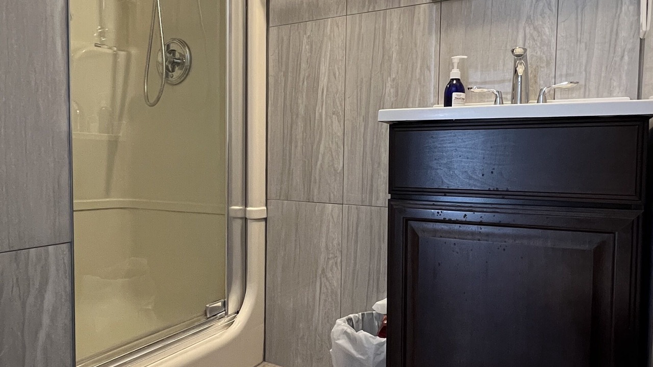 Photo of Bathroom in Niagara Falls