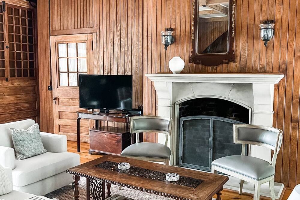 Photo of Livingroom in Fifth Ward