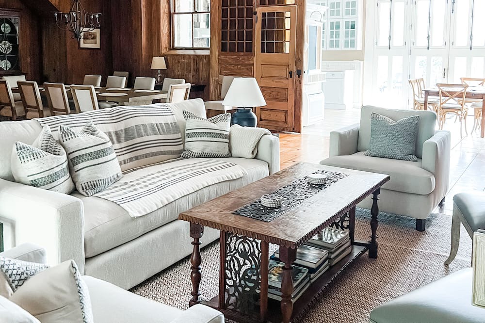 Photo of Livingroom in Fifth Ward