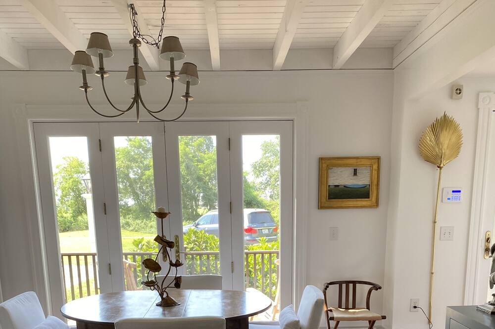 Photo of Livingroom in Watch Hill