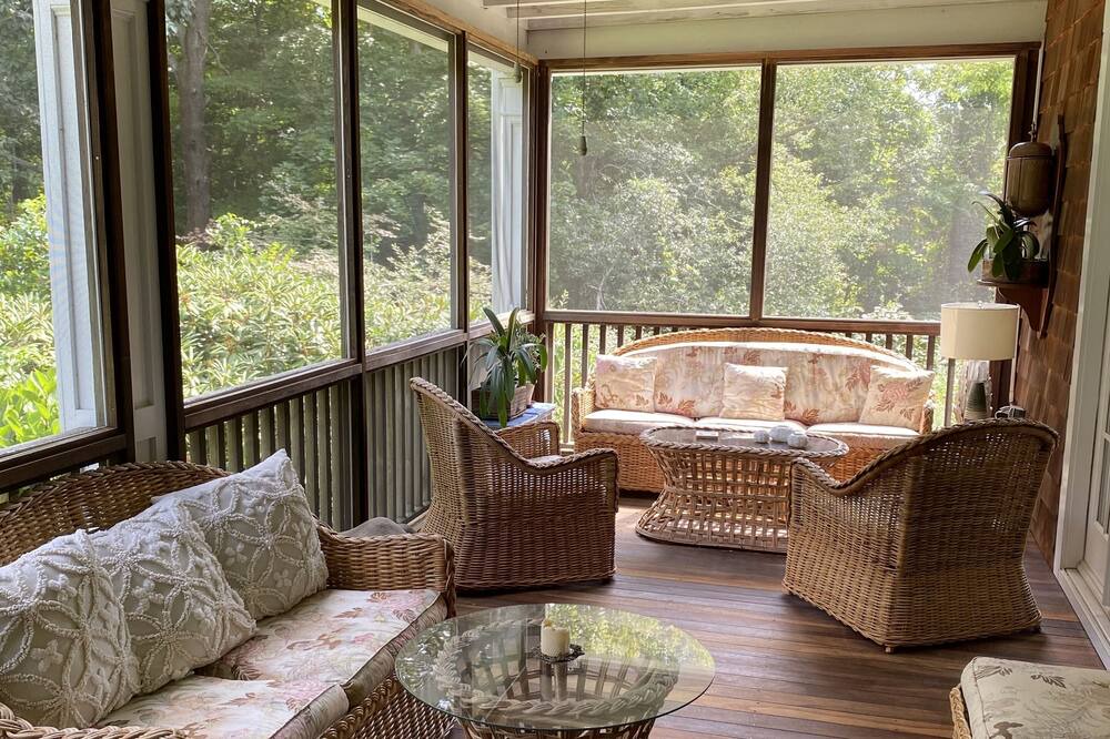 Photo of Livingroom in Watch Hill
