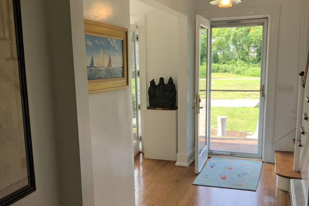 Photo of Livingroom in Watch Hill