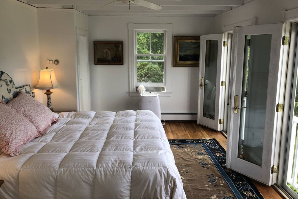 Photo of Bedroom in Watch Hill