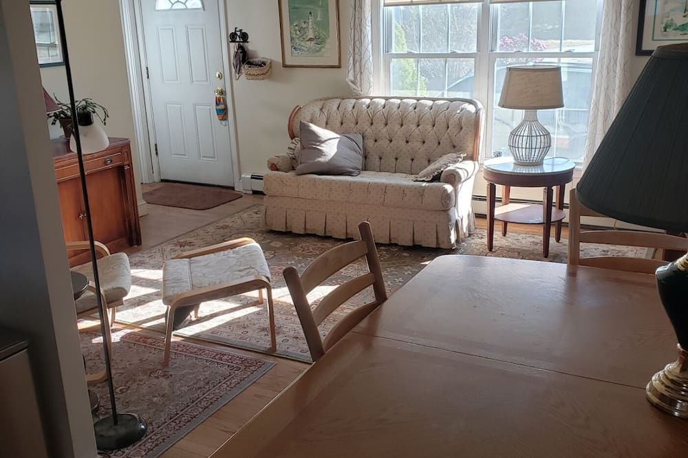 Photo of Livingroom in East Falmouth