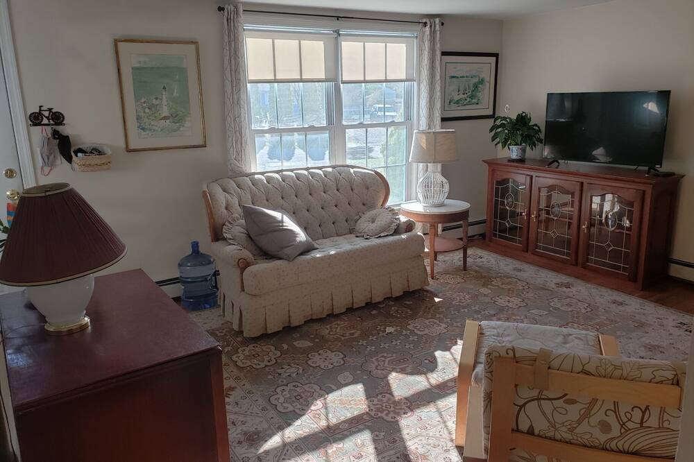 Photo of Livingroom in East Falmouth