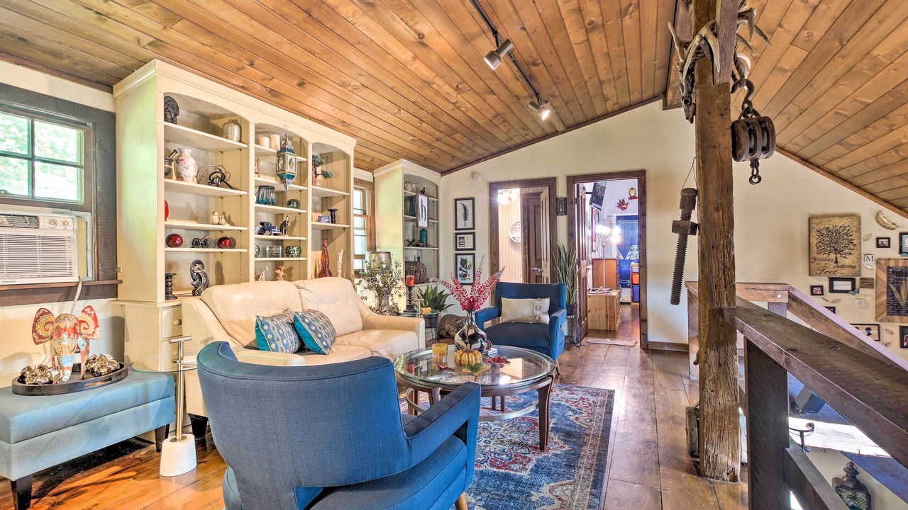 Photo of Livingroom in North Branford