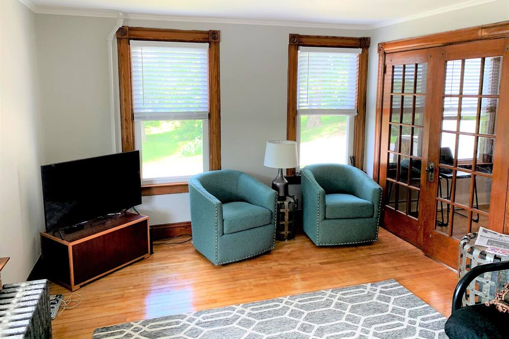 Photo of Livingroom in Middlebury