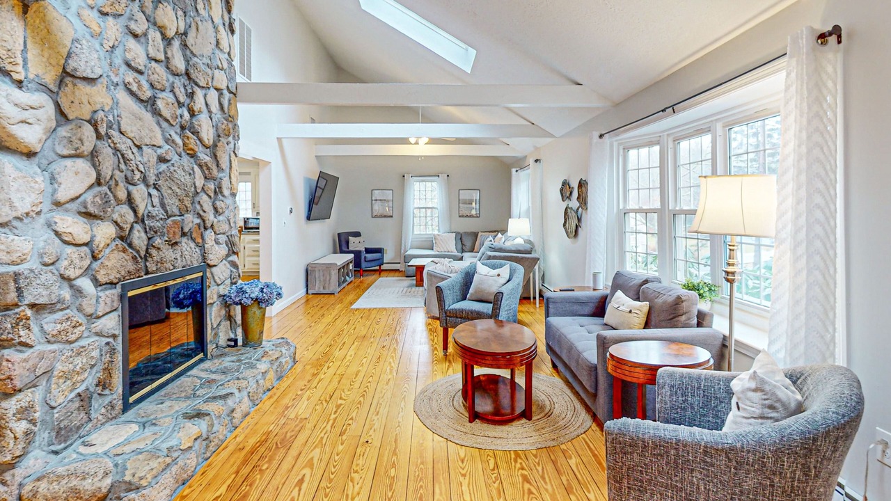 Photo of Livingroom in East Dennis