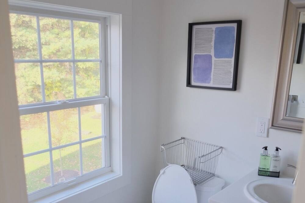 Photo of Bathroom in Newtown