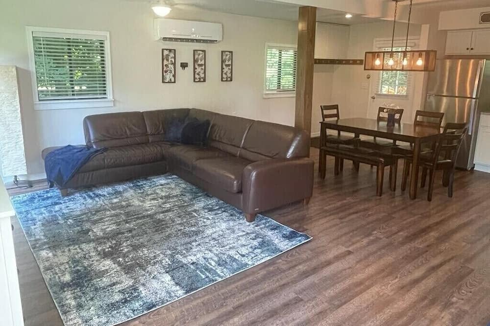 Photo of Livingroom in Findley Lake