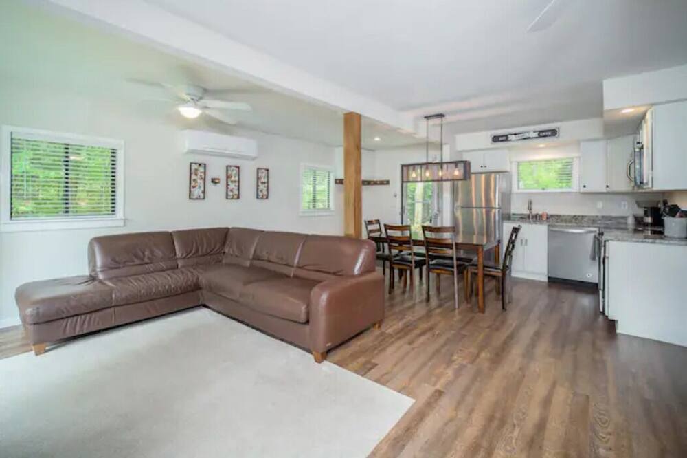Photo of Livingroom in Findley Lake