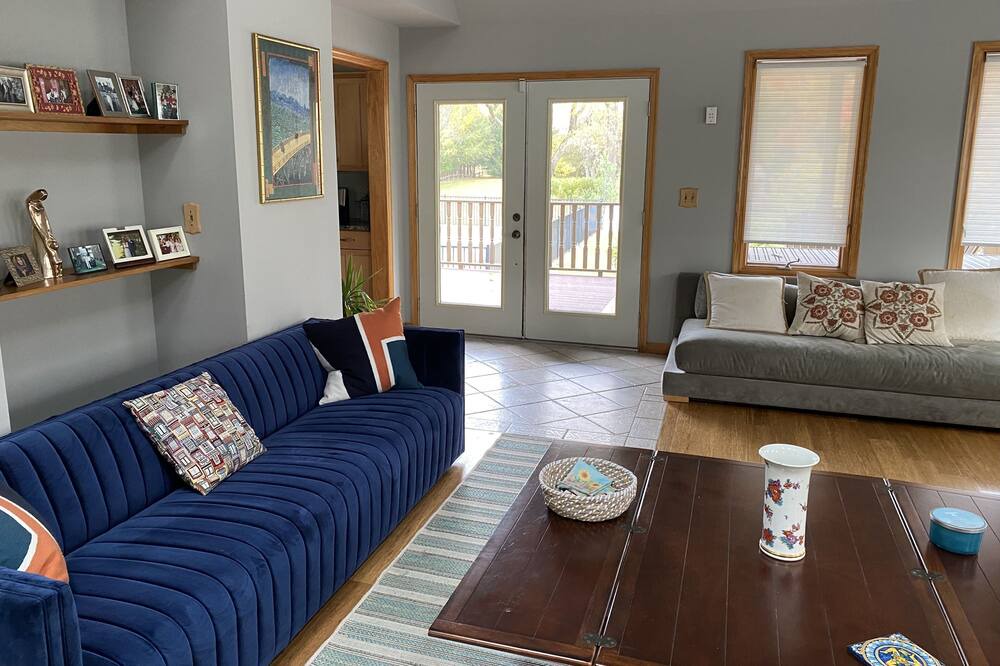 Photo of Livingroom in Belmar