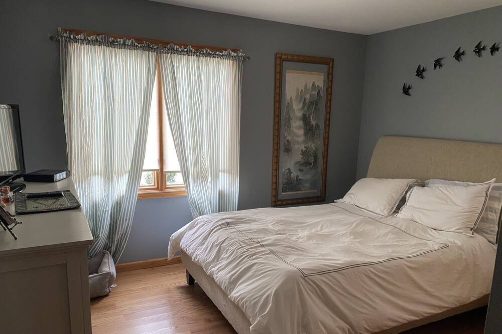 Photo of Bedroom in Belmar