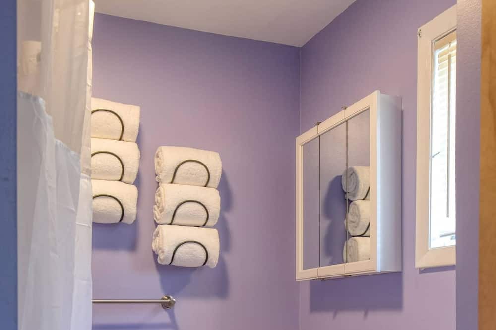 Photo of Bathroom in Housatonic