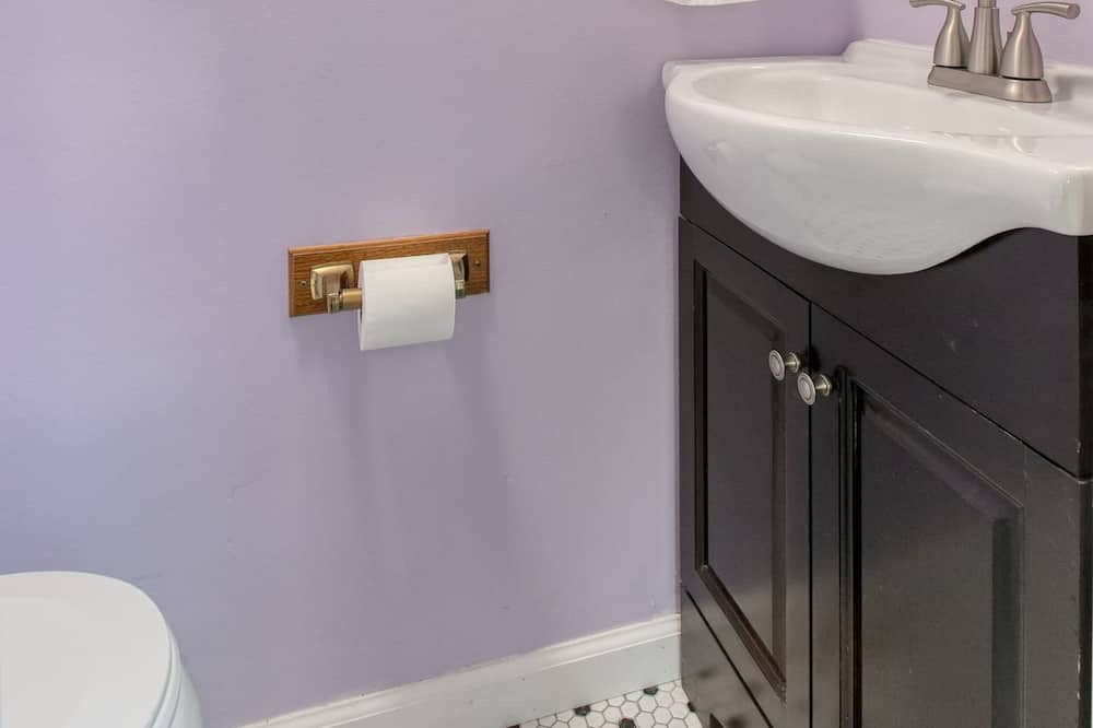 Photo of Bathroom in Housatonic