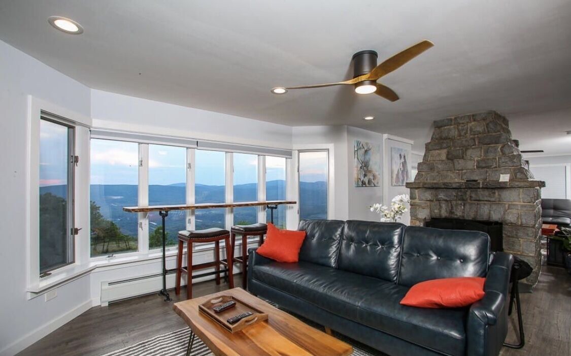 Photo of Livingroom in North Adams