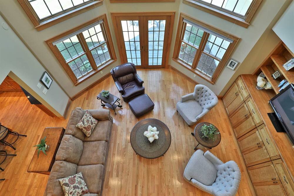 Photo of Livingroom in South Londonderry