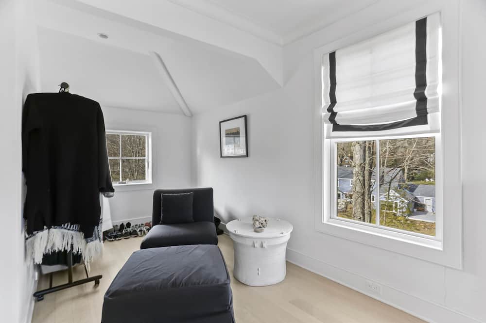 Photo of Bedroom in Westport