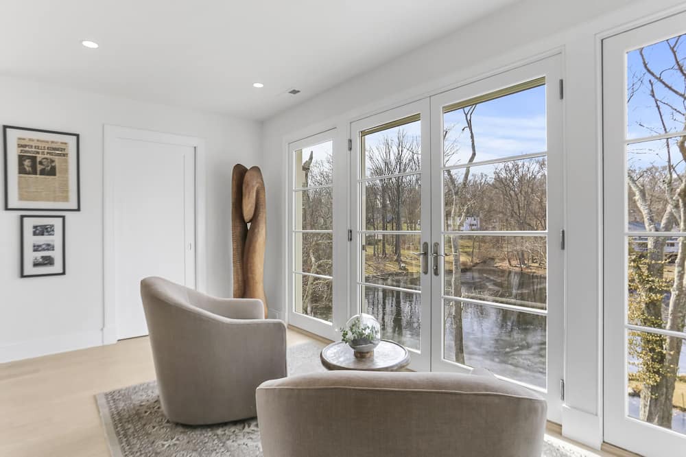 Photo of Livingroom in Westport