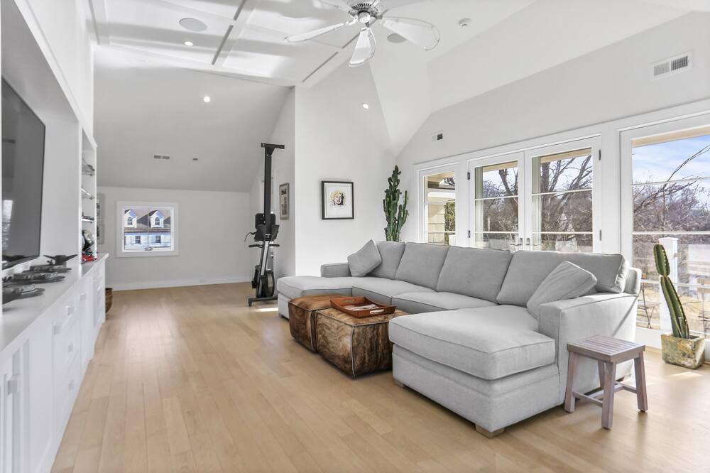 Photo of Livingroom in Westport