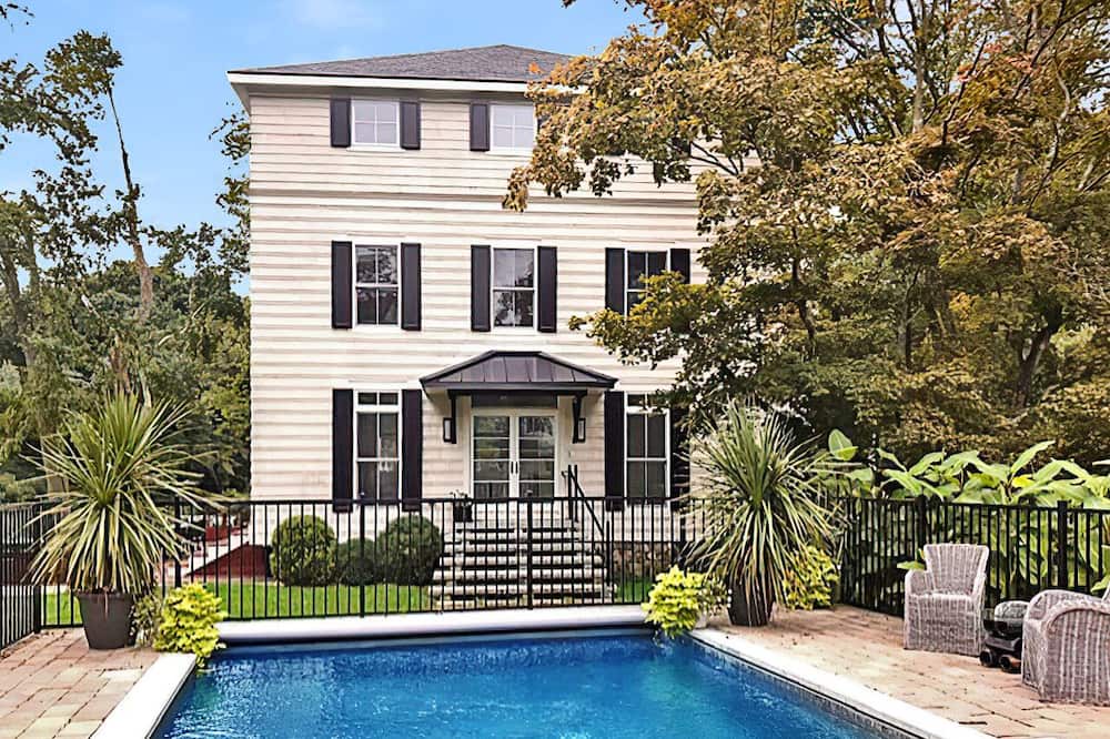 Photo of Outdoor in Westport