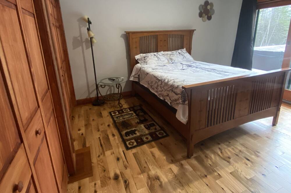Photo of Bedroom in North Creek