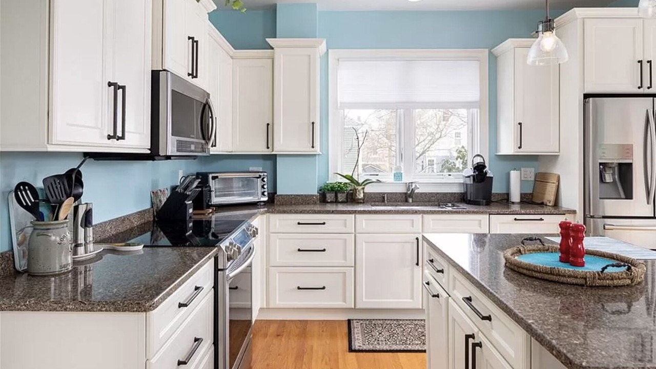 Photo of Kitchen in Off Broadway