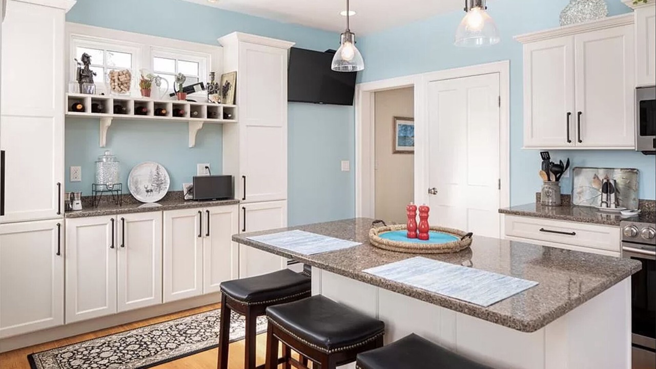 Photo of Kitchen in Off Broadway