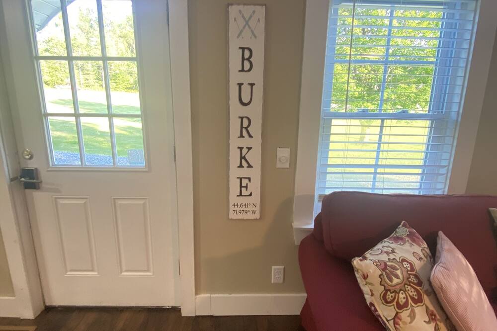 Photo of Livingroom in East Burke