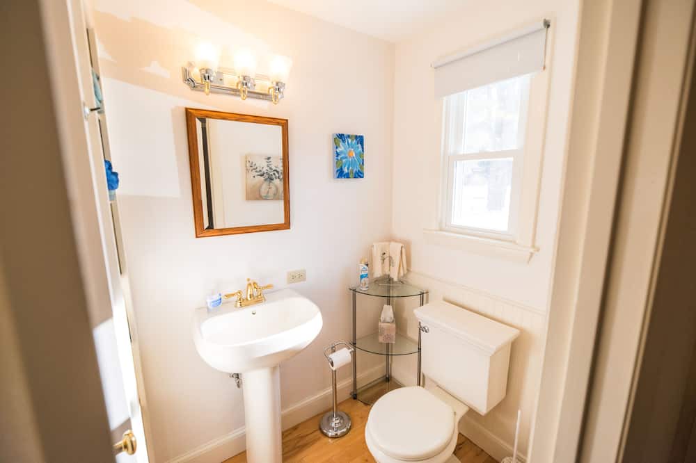Photo of Bathroom in Hillsboro