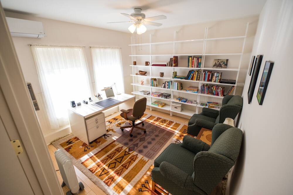 Photo of Livingroom in Hillsboro