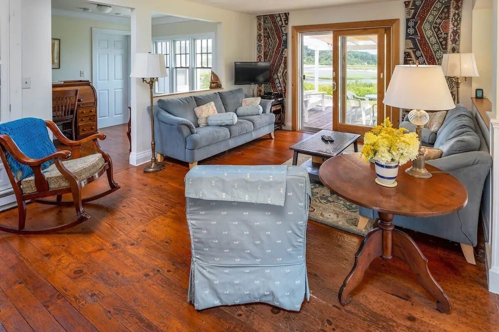 Photo of Livingroom in Higgins Beach