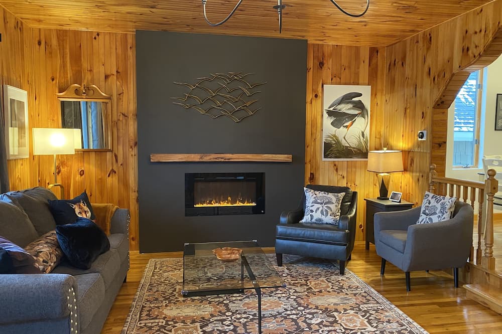 Photo of Livingroom in Copake Lake