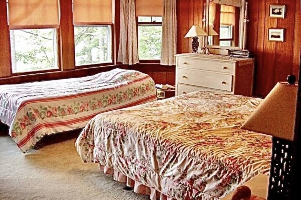 Photo of Bedroom in Wolfeboro
