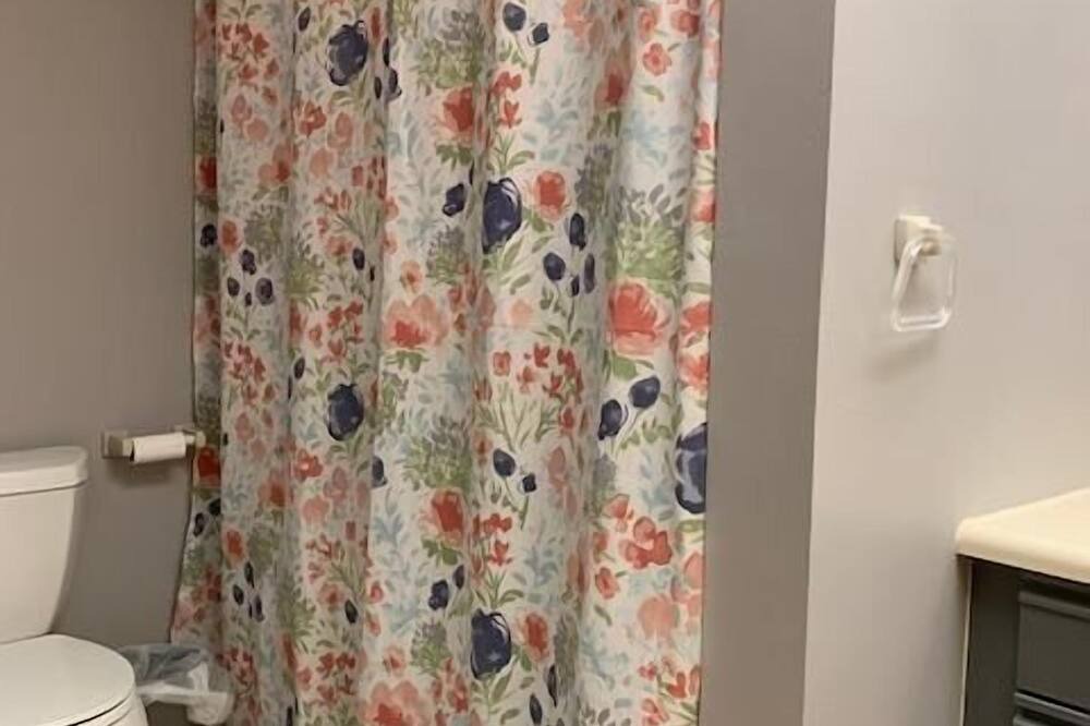 Photo of Bathroom in York Harbor