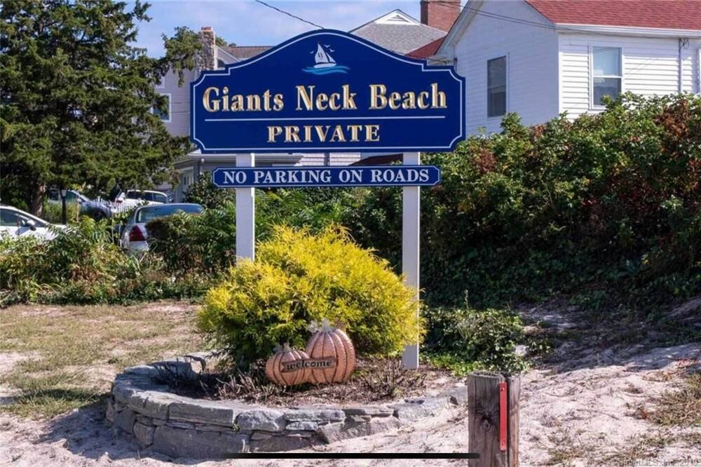 Photo of Others in Niantic