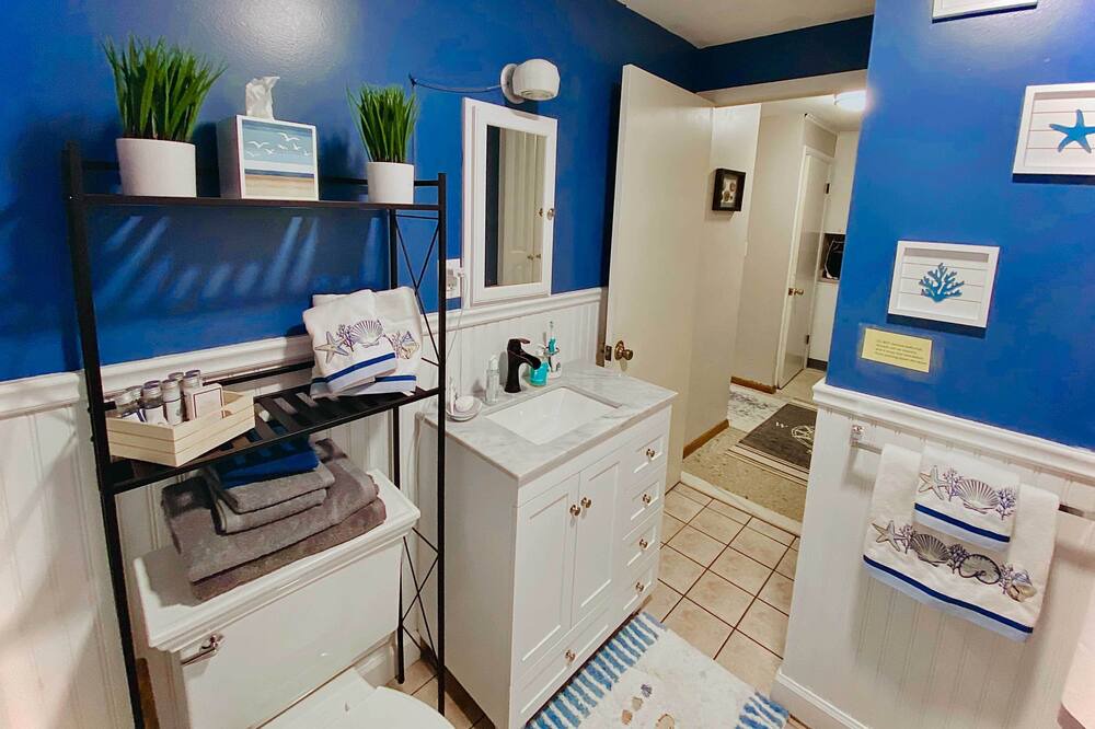 Photo of Bathroom in Niantic