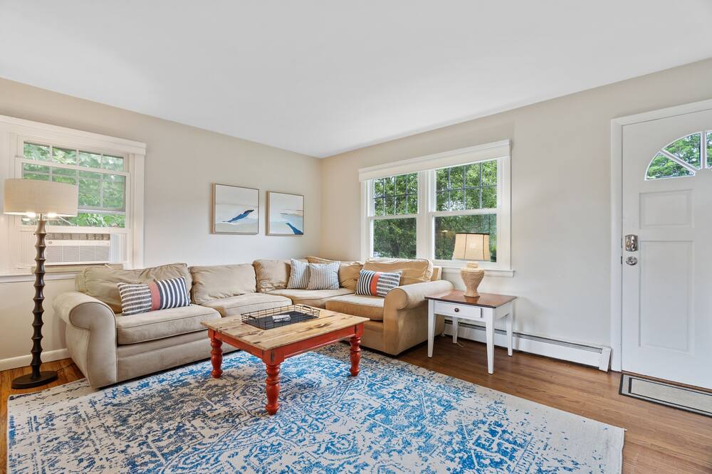 Photo of Livingroom in Guilford