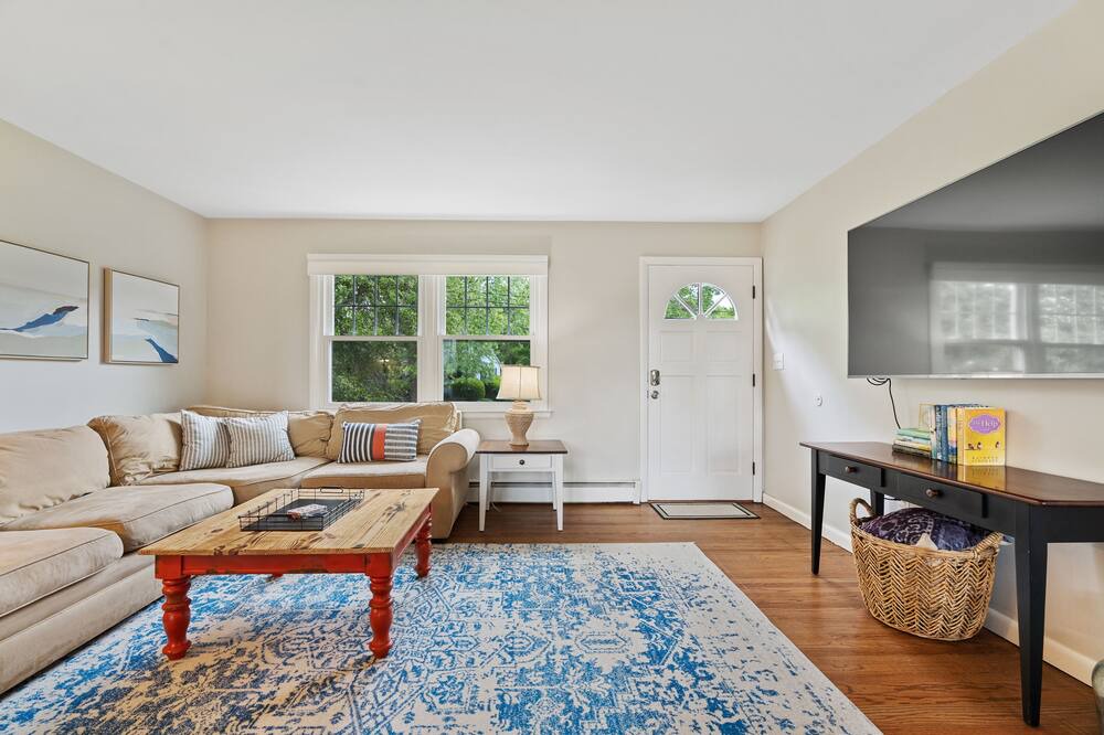 Photo of Livingroom in Guilford