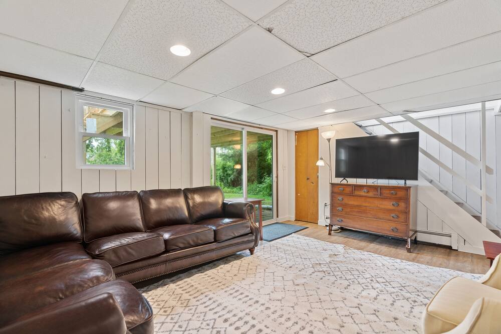 Photo of Livingroom in Guilford